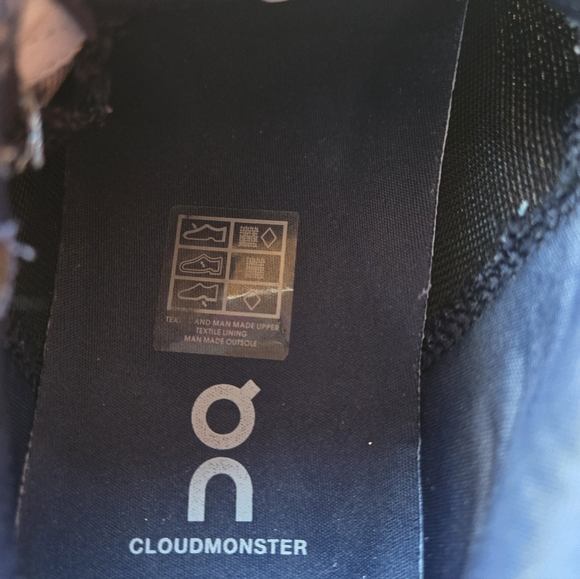 On Running Women's Cloudmonster sneakers in a Pearl/Arctic. Barely Worn! - Picture 5 of 5